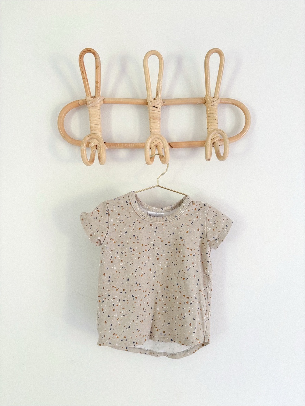 Kids Short Sleeve Tee in Tan Speckle by